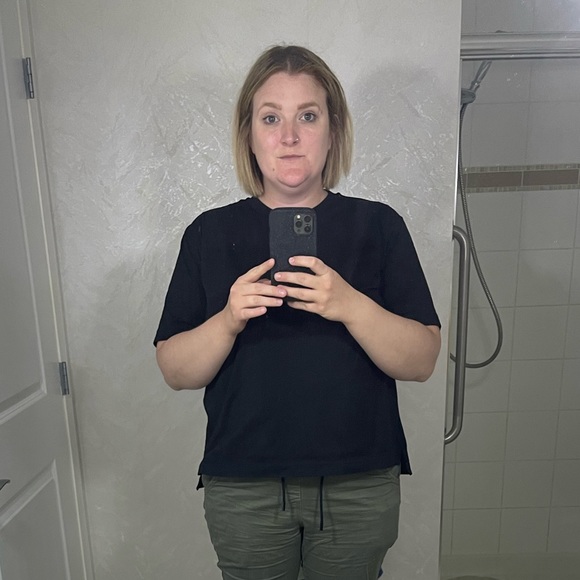 Meet your Posher, Lauren - Picture 3 of 3